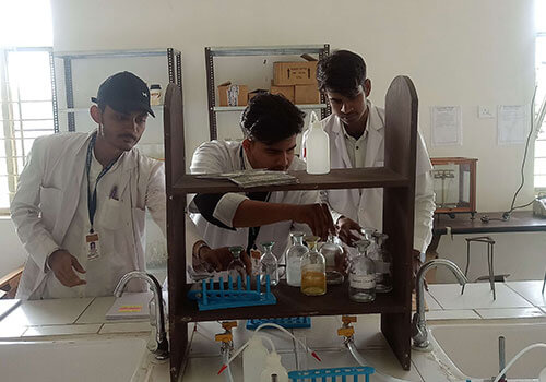 Sagar Pharmacy College Lab